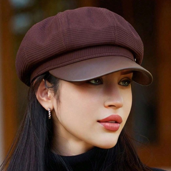 Classic Vegan Leather Newsboy Style Cap - Picture 5 of 6